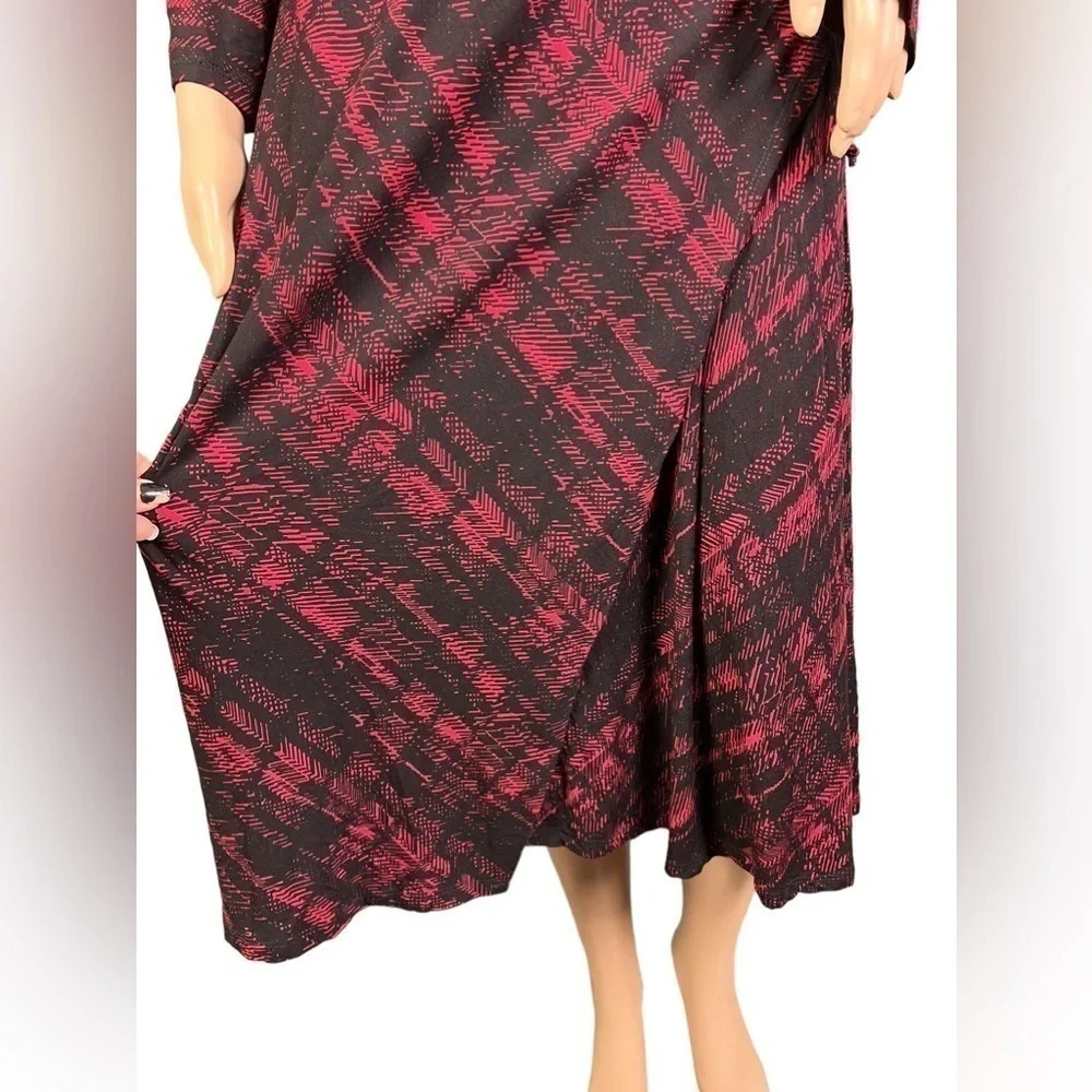 TORRID Womens 1X Red Black Abstract Plaid Long Sleeve Surplice Neck Wrap Dress - Picture 6 of 15
